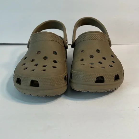 CROCS Men’s size 5 in tan Sandals - Picture 7 of 9